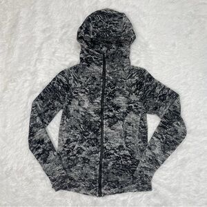 Lululemon Scuba Women’s Size 8 Full Zip Hoodie Black Gray Printed Jacket Yoga